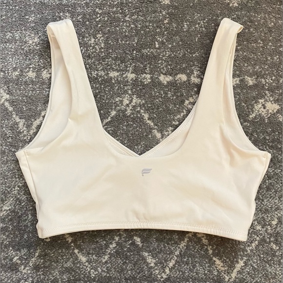 NWT- Fabletics low impact Crossover sports bra Egret -Size Small - Picture 6 of 13
